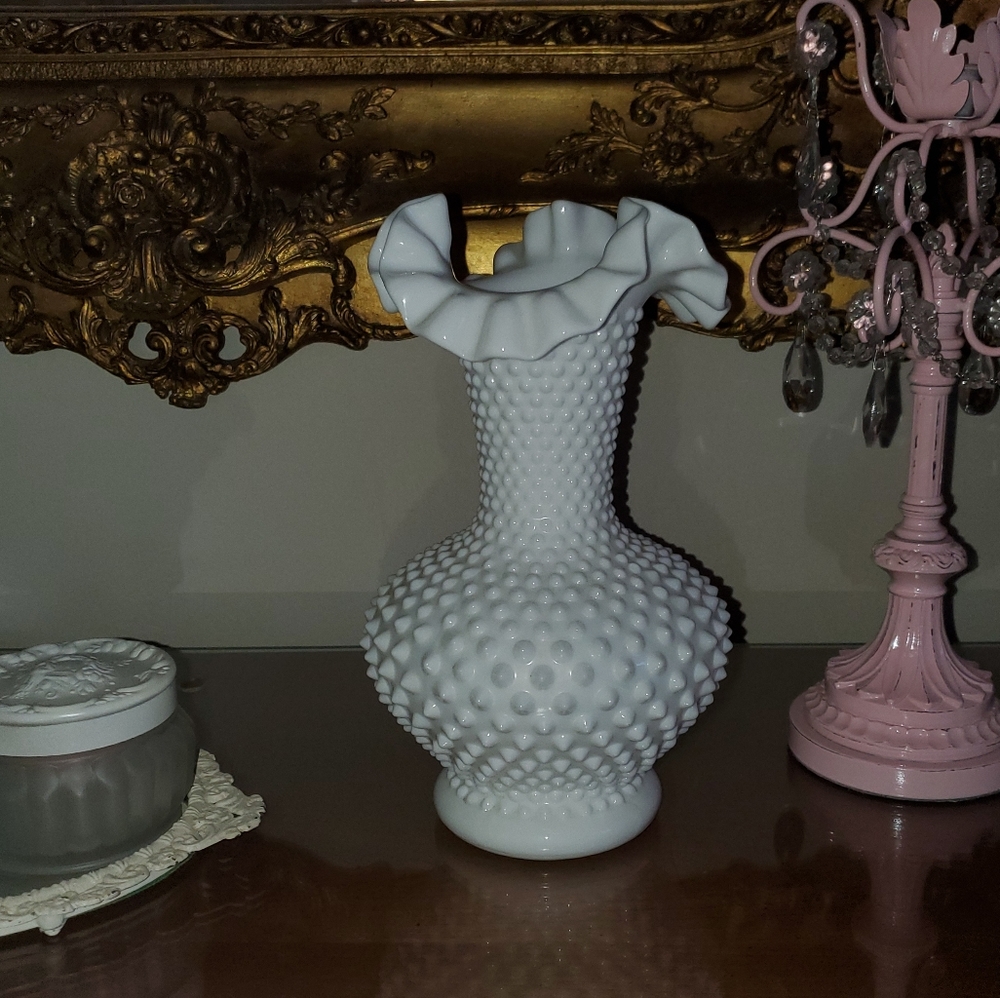 Fenton White Milk Glass Ruffle Hobnail Vase - Picture 9 of 15
